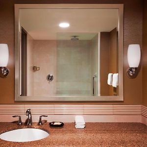 Club lounge access 1 Bedroom Suite 1 King